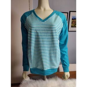 Central Park 60% cotton, 40% polyester, blue striped, v-neck, long sleeve sweats